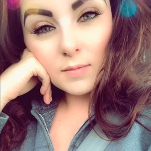 Meet your Posher, Victoria